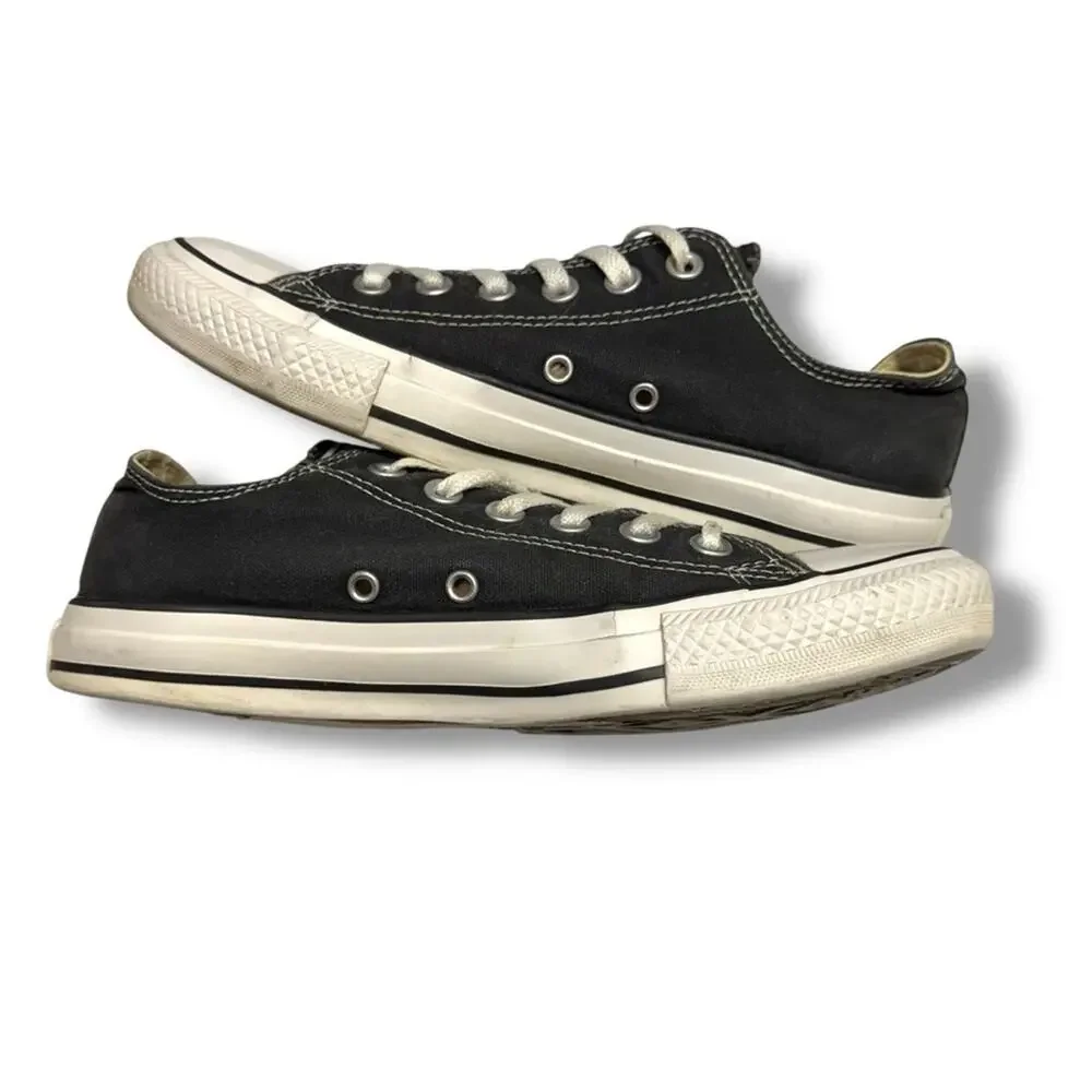 Converse Black and White Chuck Taylor Sneakers Women's 8‎ - Picture 3 of 6